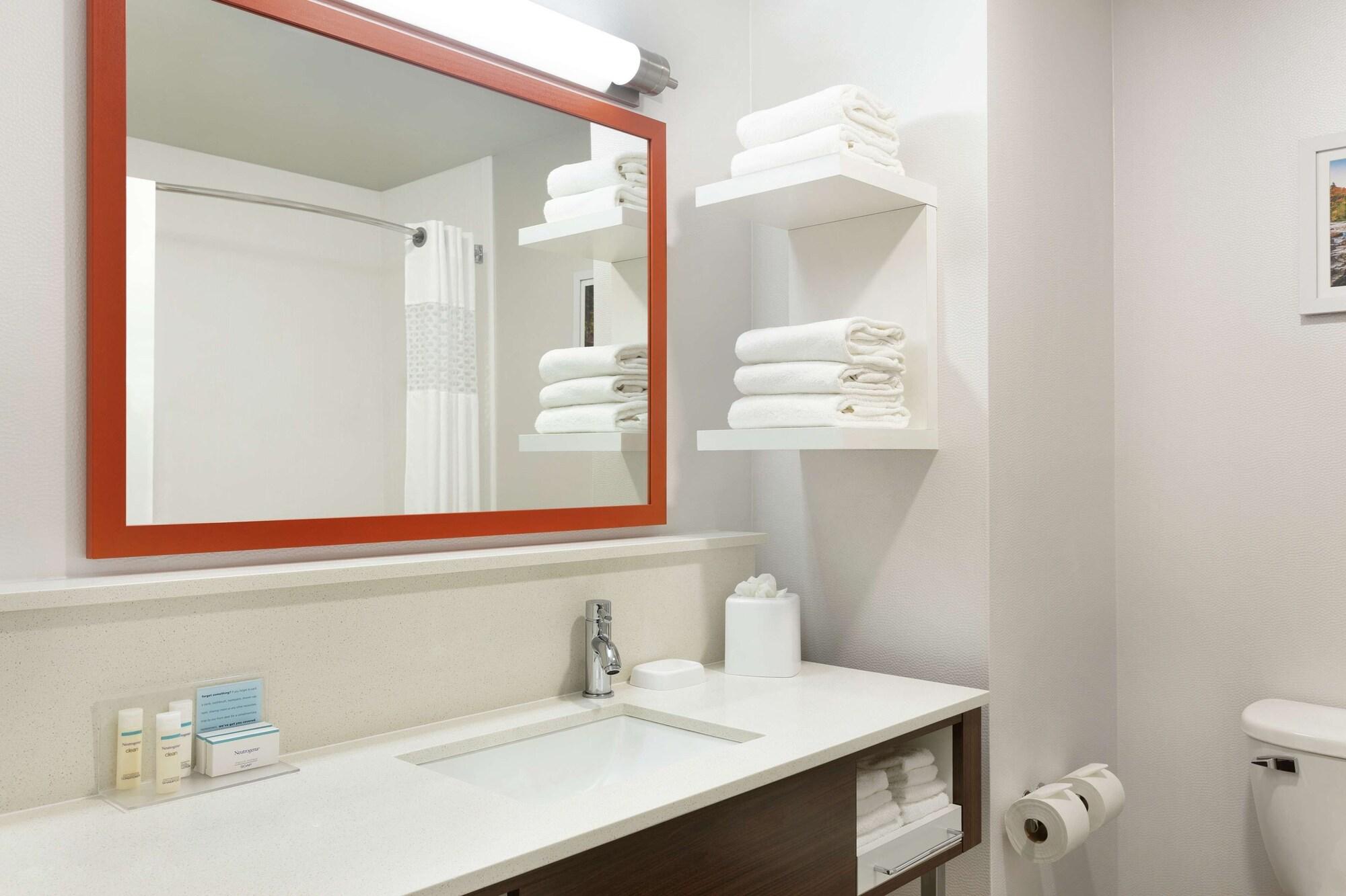 Hampton Inn Довер Экстерьер фото