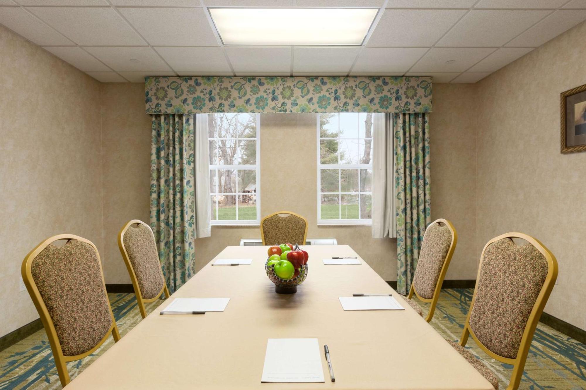 Hampton Inn Довер Экстерьер фото