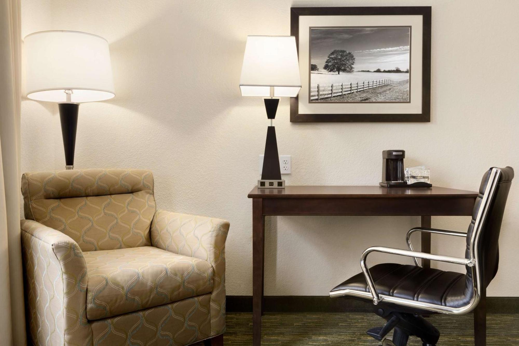 Hampton Inn Довер Экстерьер фото