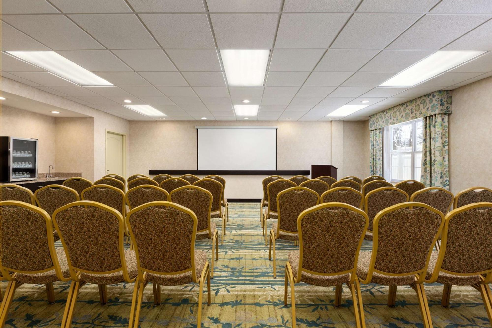 Hampton Inn Довер Экстерьер фото