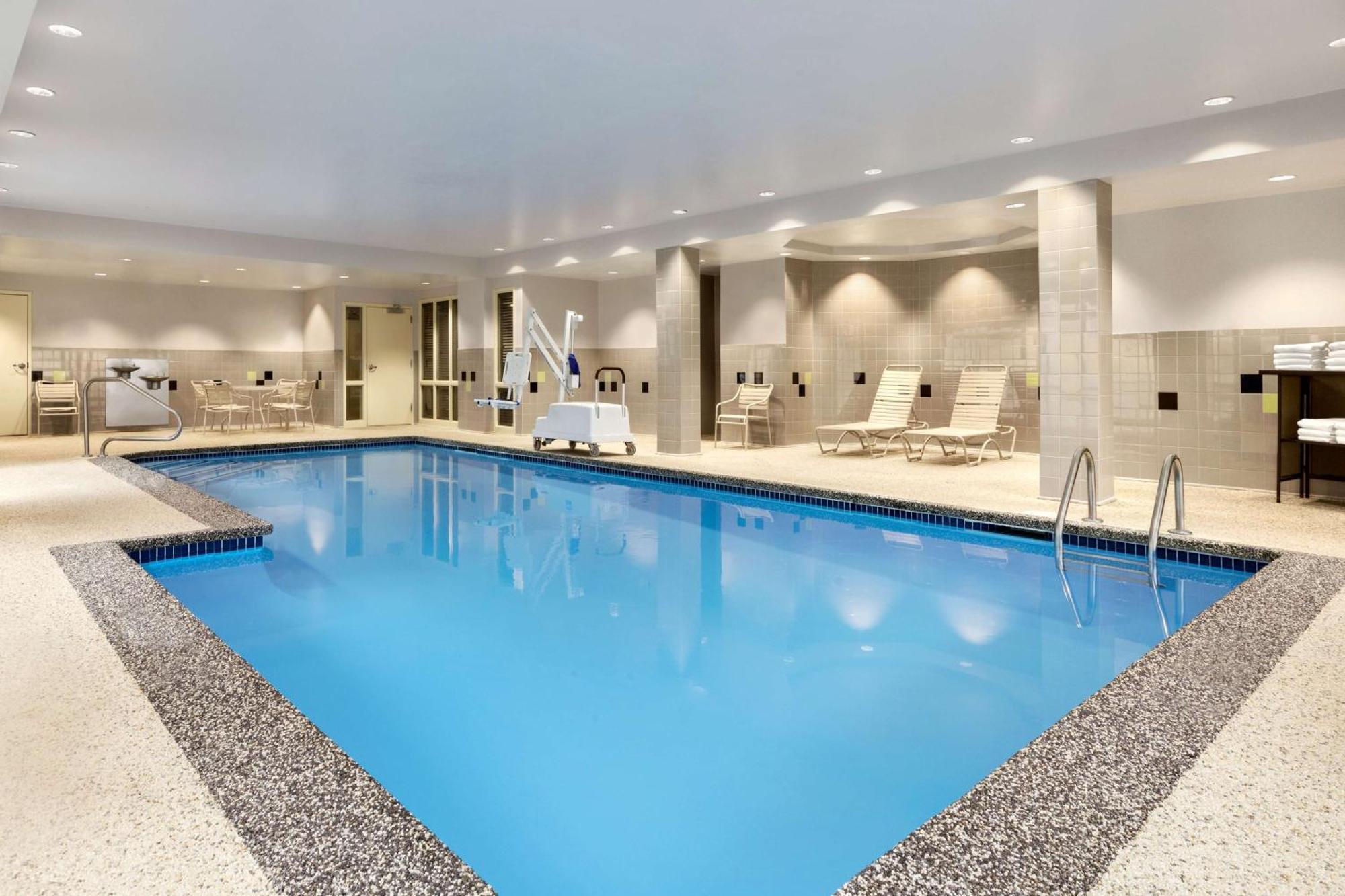 Hampton Inn Довер Экстерьер фото