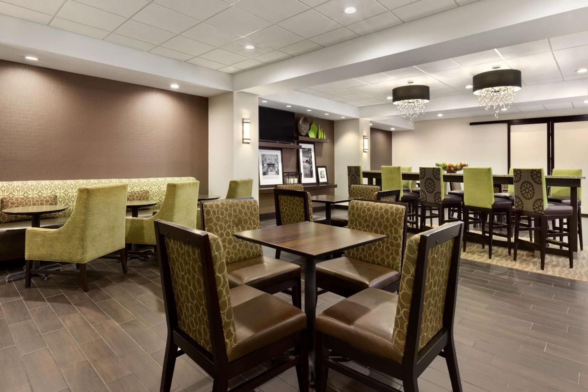 Hampton Inn Довер Экстерьер фото